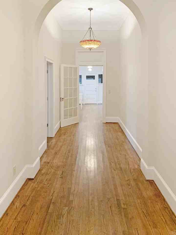 514 Hampton Ave - Photo 2 of 10