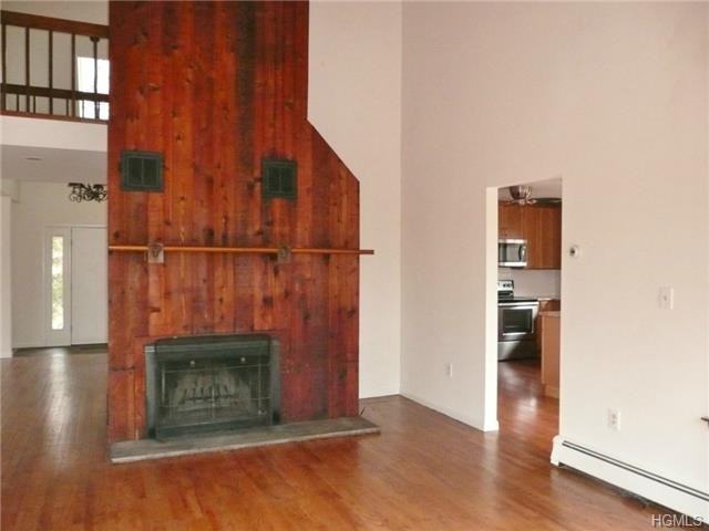 212 Pinesbridge Rd - Photo 3 of 25