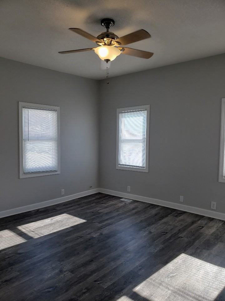 326 West 11th Street - Photo 3 of 14