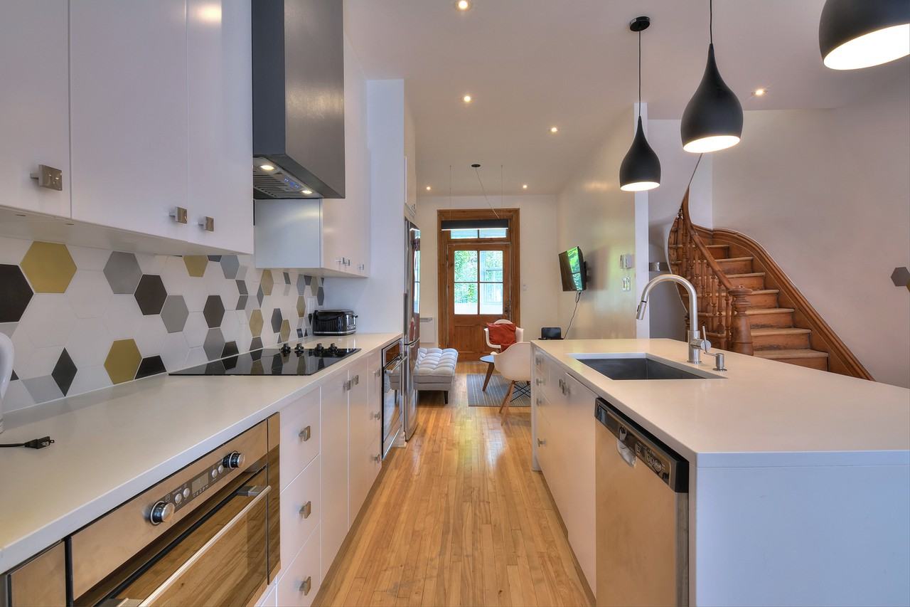 3649 Avenue Coloniale - Photo 2 of 35