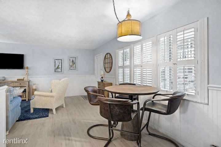 1030 Langer Way - Photo 2 of 20