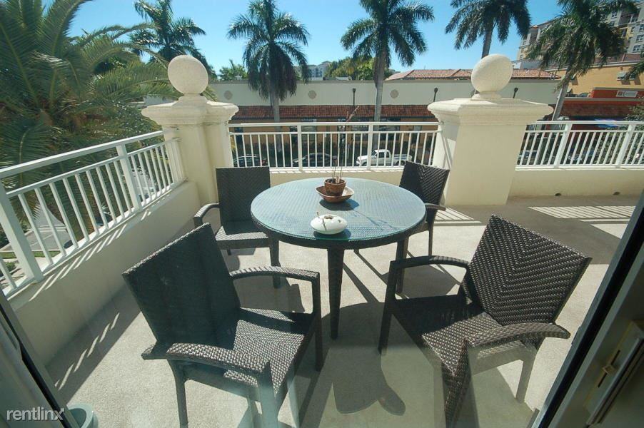 99 SE Mizner Blvd - Photo 3 of 12