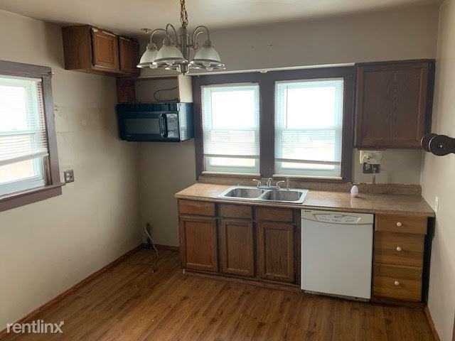 2055 Diamond Ave - Photo 2 of 6