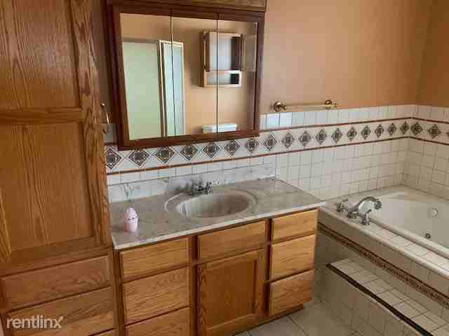 2055 Diamond Ave - Photo 3 of 6