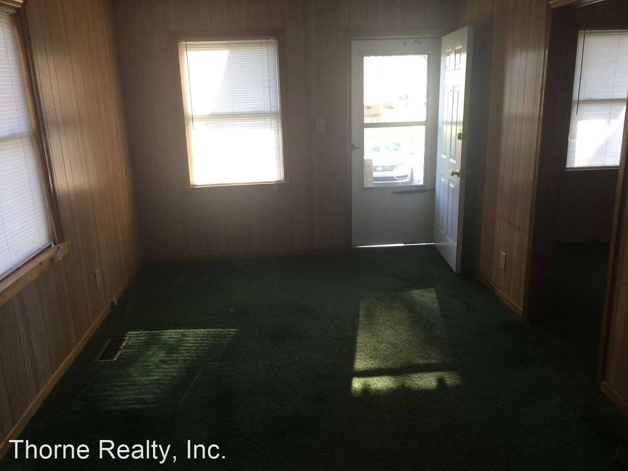 309 E Irwin St - Photo 2 of 7