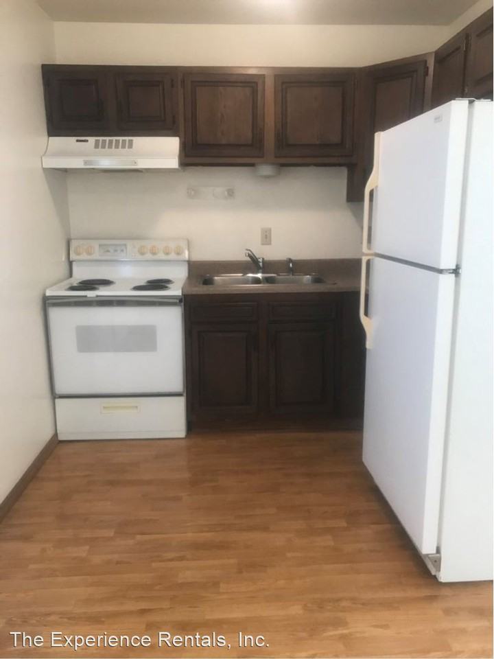 802 Broadway Ave #1 - Photo 3 of 7