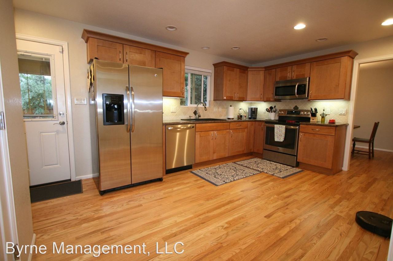 6320 Mesedge Dr - Photo 3 of 17