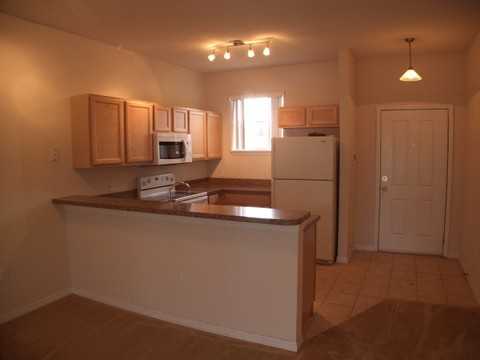 122 Monroe Cir - Photo 2 of 10