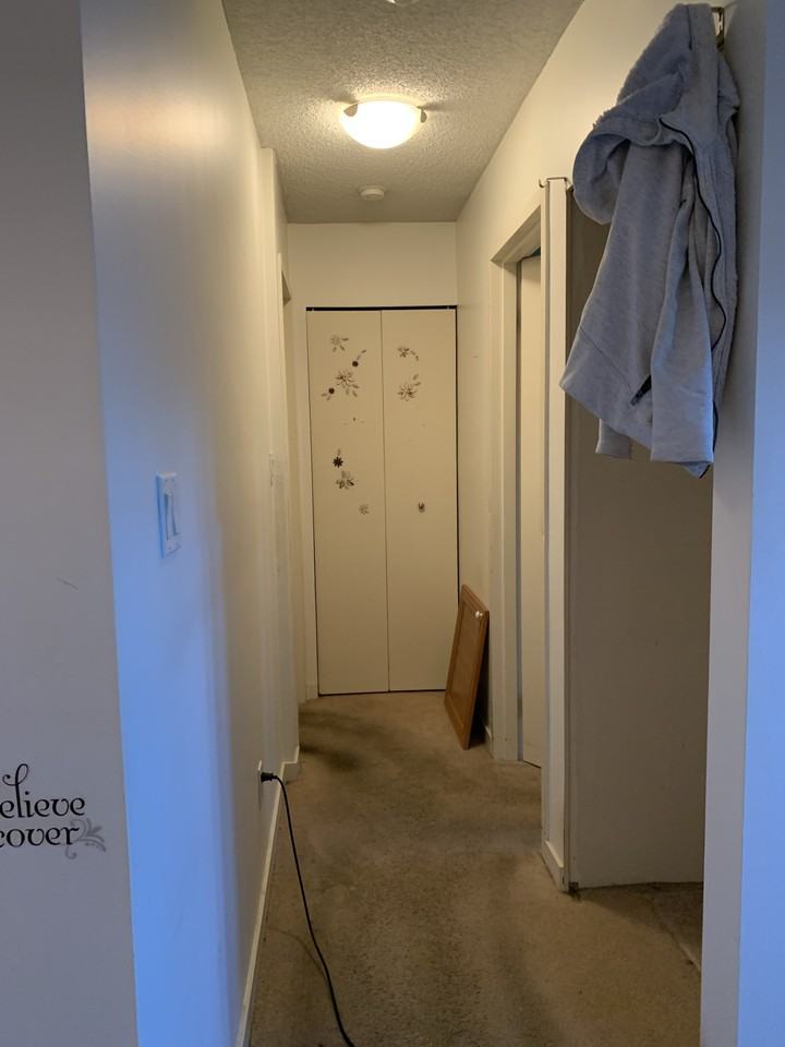 1701 Southmere Cres #01-1870 - Photo 5 of 12