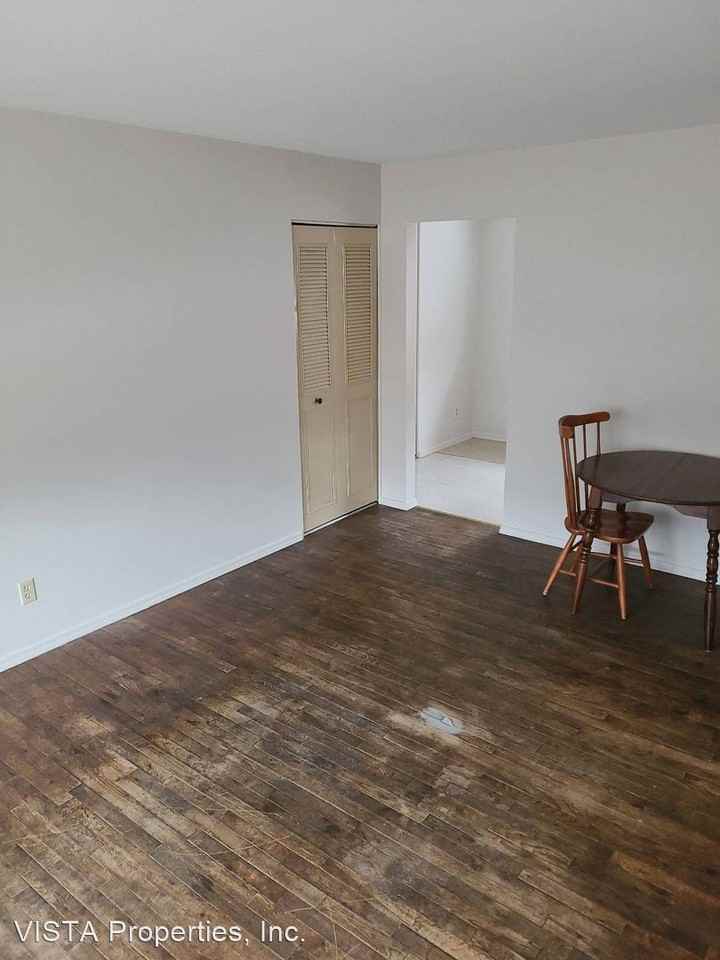 902 Sinclair Street - Photo 3 of 25