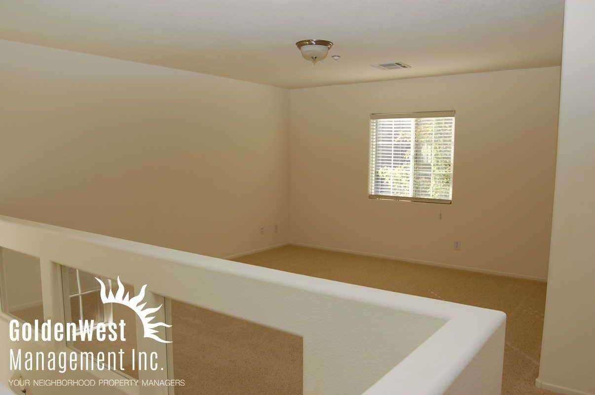 7605 Vanity Ct - Photo 3 of 12