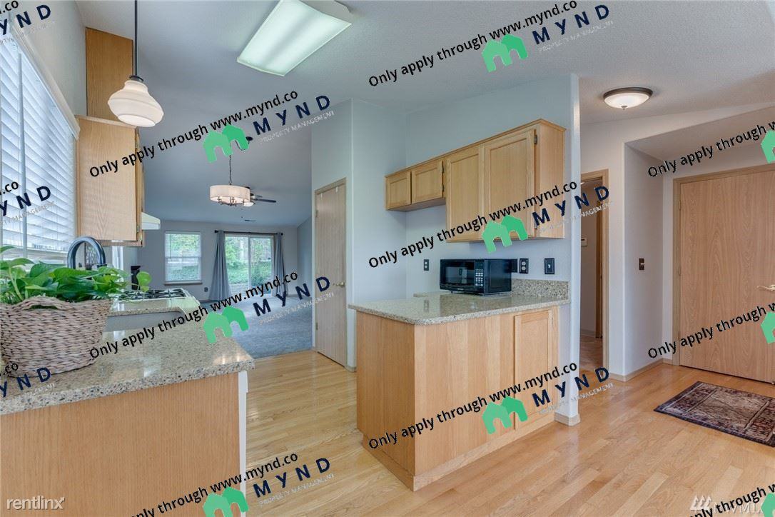 9206 Ne 132nd Ave - Photo 3 of 12