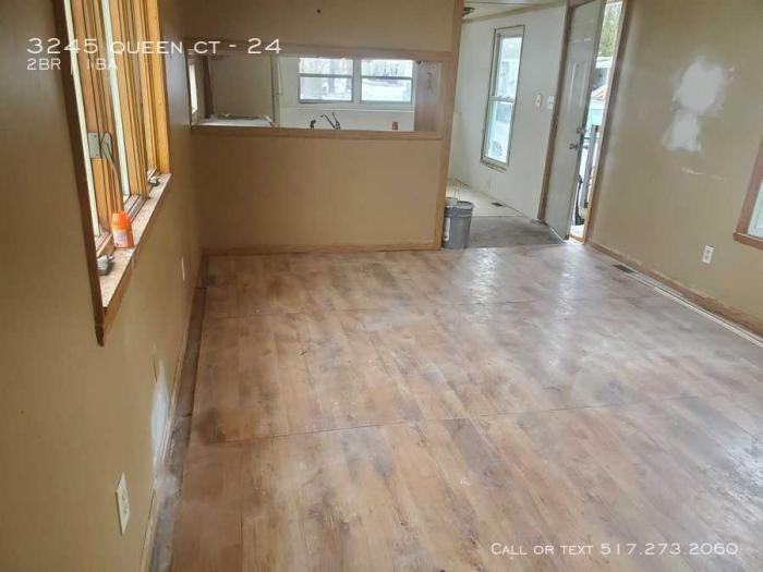 3245 Queen Ct - Photo 2 of 4