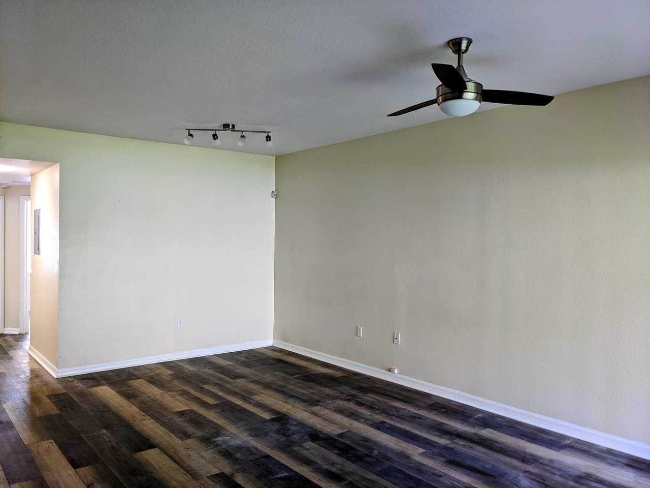 6413 Hollydale Pl #101 - Photo 3 of 9