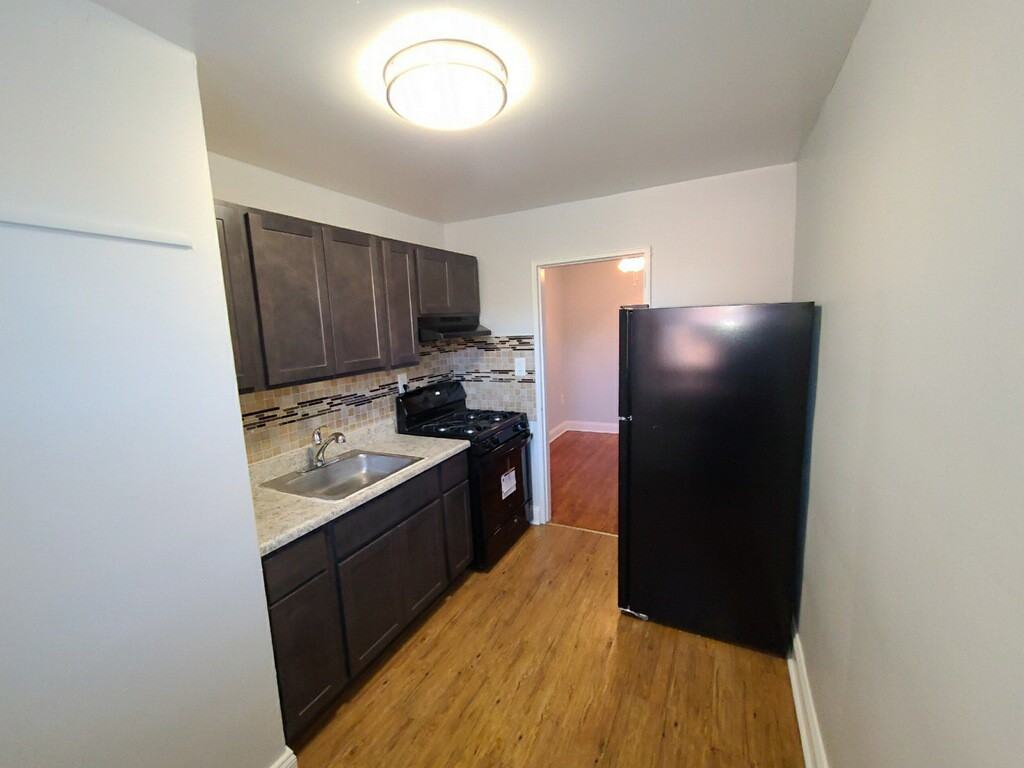 31 Chesapeake St Se - Photo 3 of 9