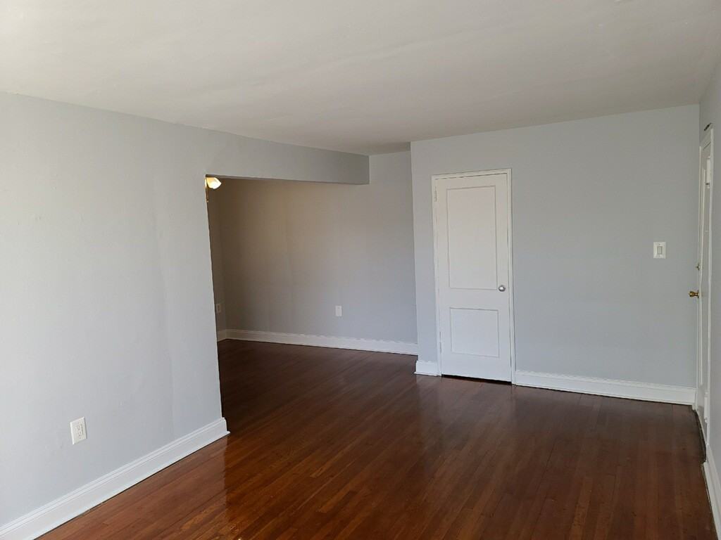 4219 1St St Se - Photo 6 of 7