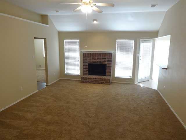205 Larkspur Dr - Photo 2 of 11