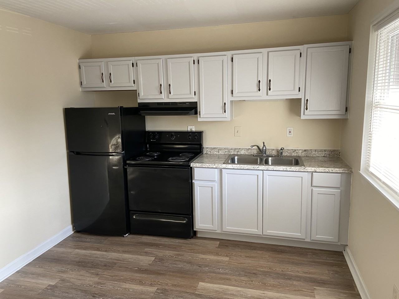 102 North George Street #5 - Photo 2 of 12