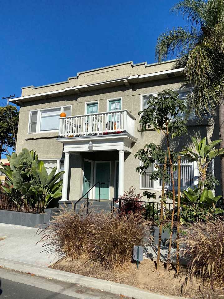 242 Gaviota Avenue - Photo 6 of 17