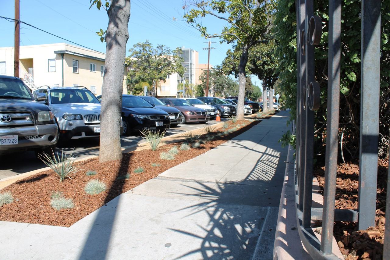 242 Gaviota Avenue - Photo 5 of 17