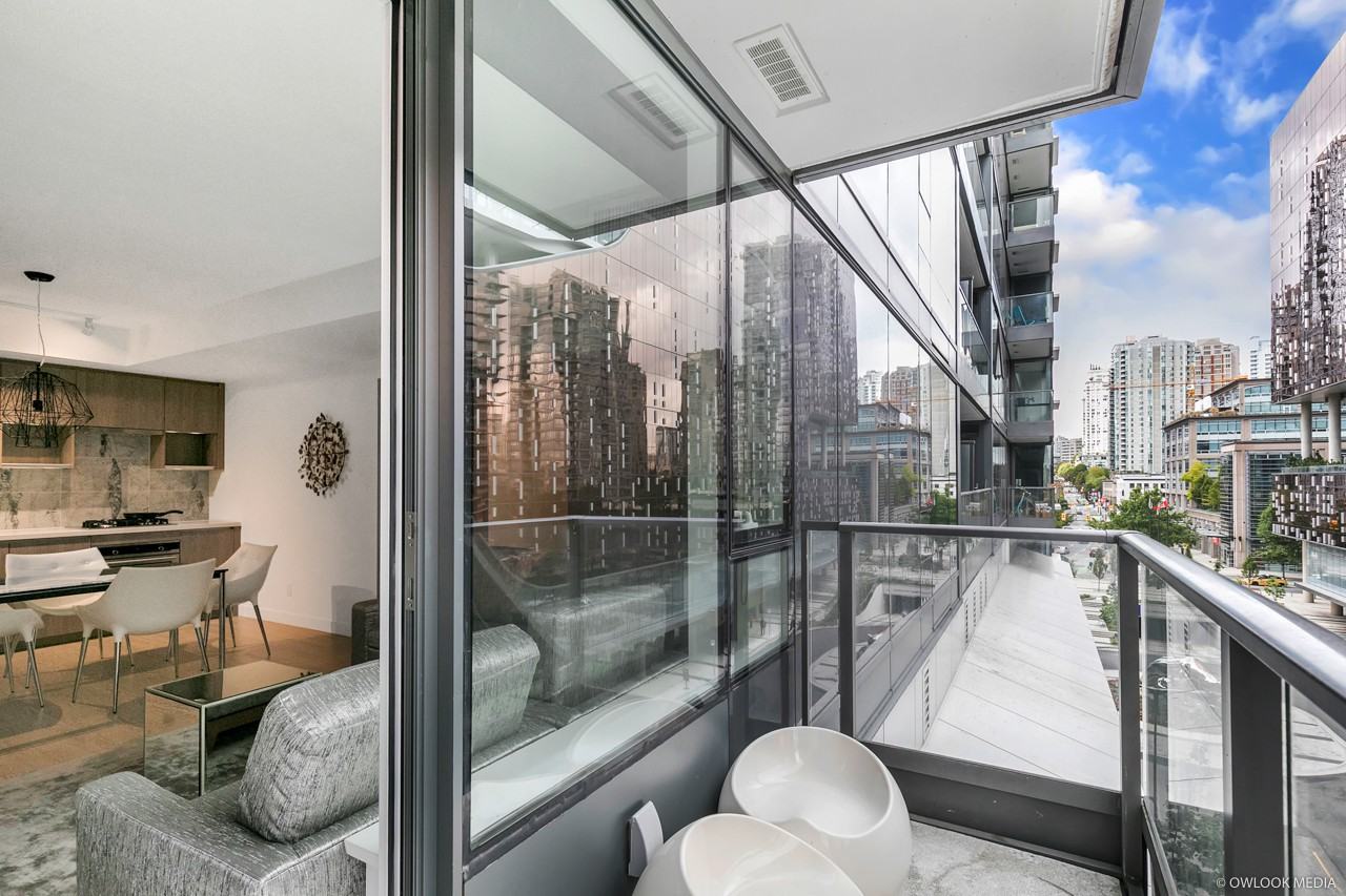 38 Smithe Street #652 - Photo 2 of 8