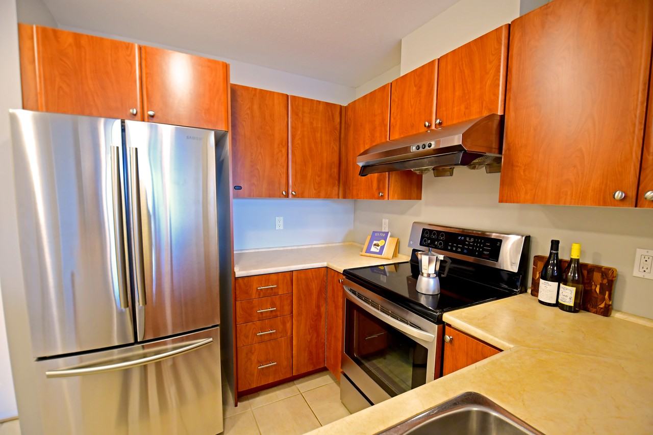 Mont Royal Square & E 54th Ave #202 - Photo 4 of 21