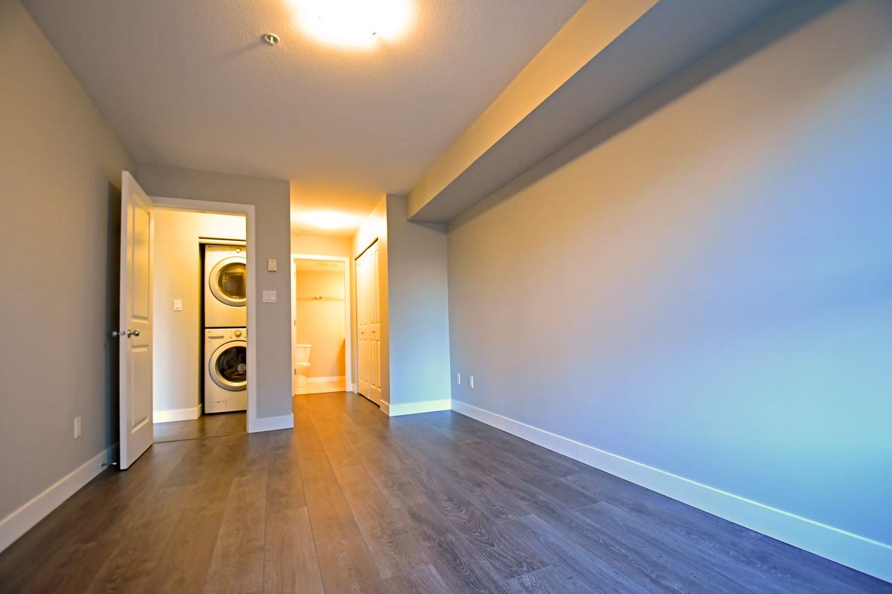 Mont Royal Square & E 54th Ave #202 - Photo 7 of 21