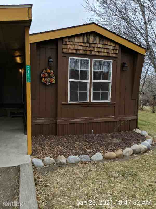 2823 S 1050 E - Photo 3 of 20