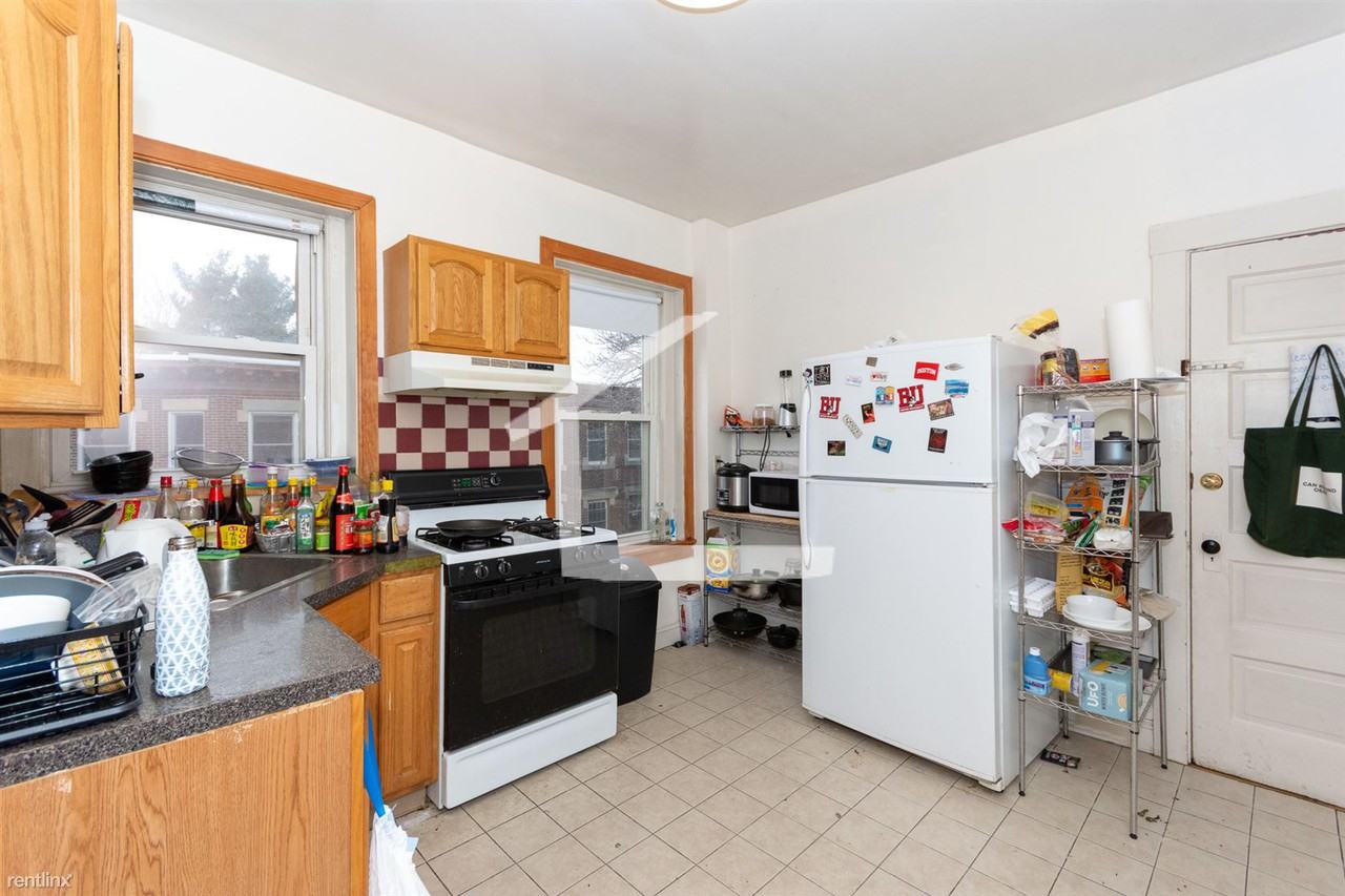 163 Thorndike St - Photo 2 of 10