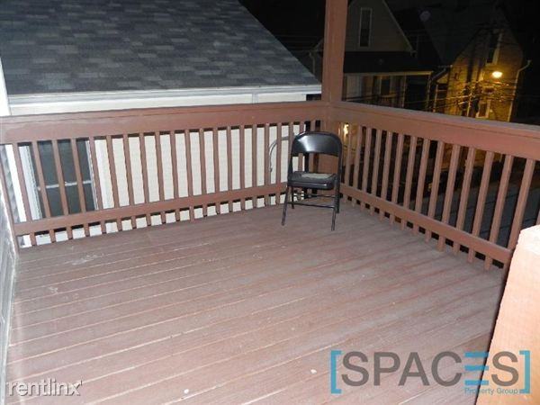 1136 W Barry Ave - Photo 3 of 19