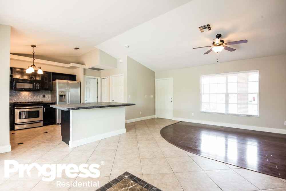 811 Sw 14th Pl - Photo 3 of 13