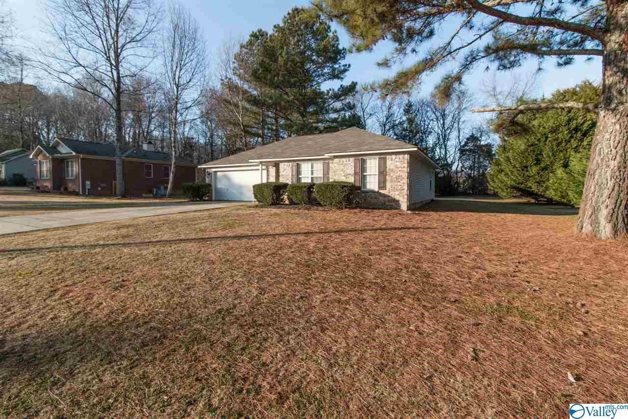 123 Ann Bradley Dr - Photo 2 of 22