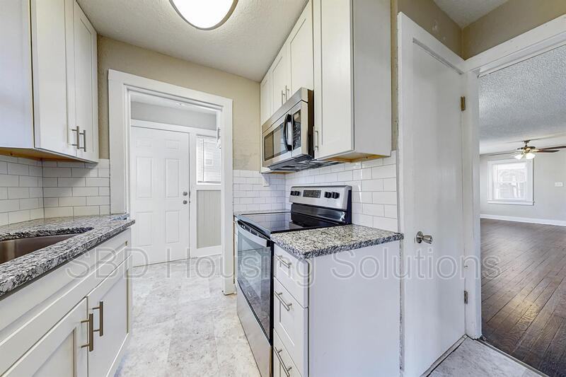 9300 E 16th St S - Photo 2 of 15