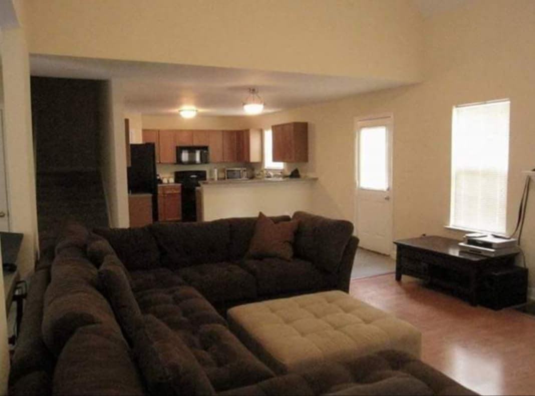 1608 Bridgecrest Drive - Photo 2 of 7