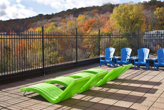 1400 Avenue des Pins Ouest #1306 - Photo 2 of 28