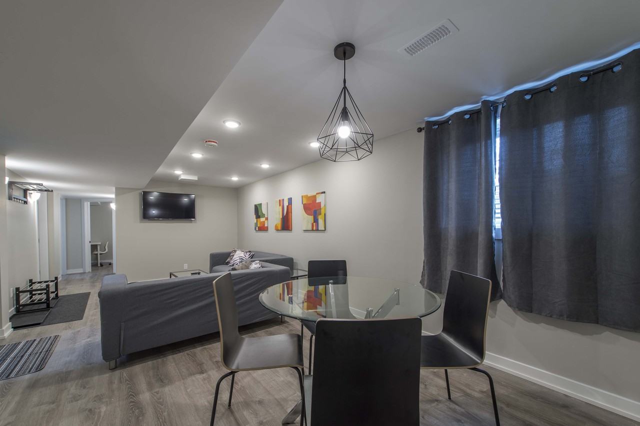 1070 Meadowlands Drive East #B - Photo 4 of 9