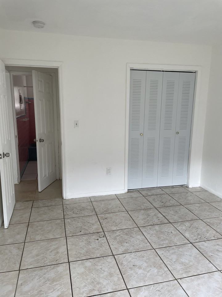 2031 NE 167 ST - Photo 3 of 3