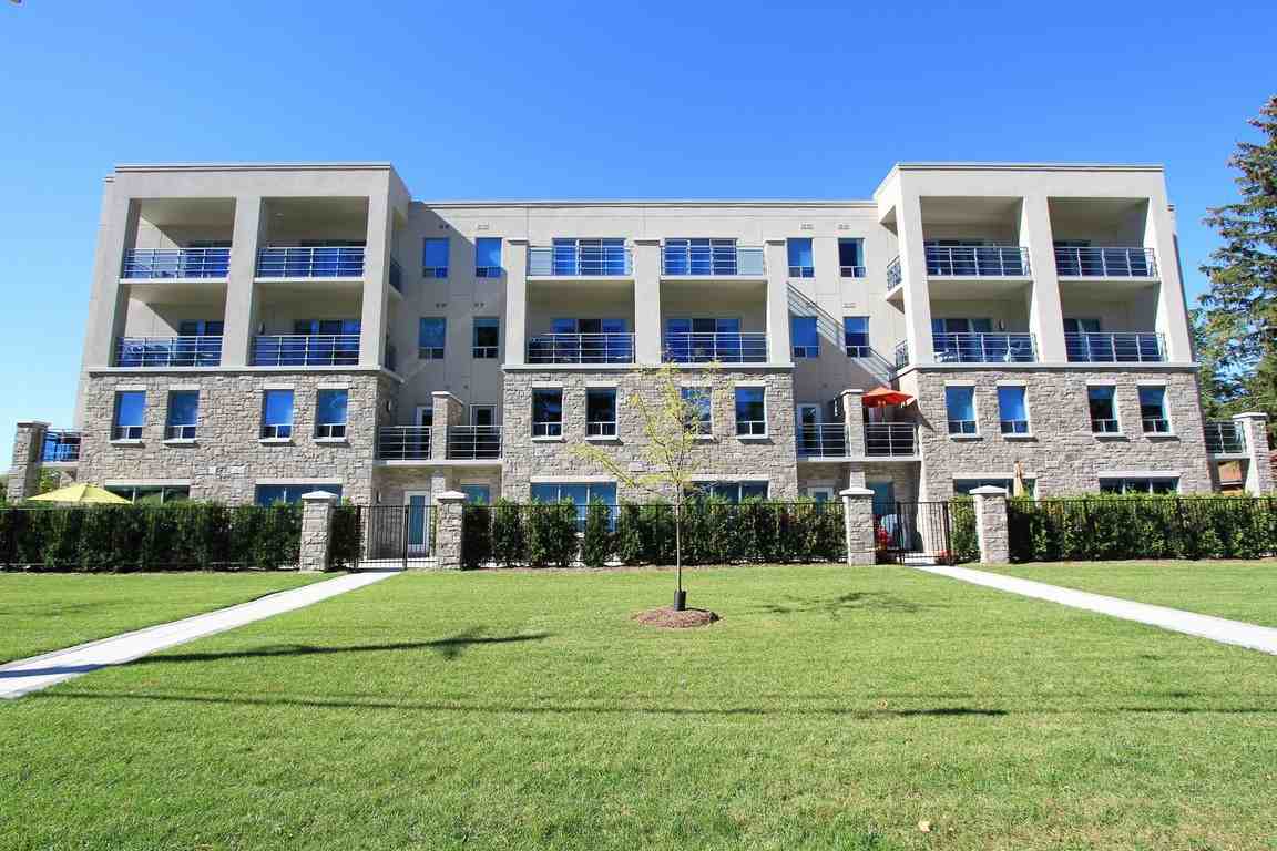 203320 Sugarcreek Trail Apartments 320 Apartment Building, London