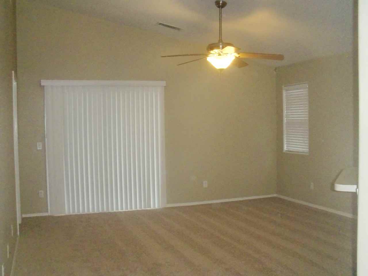 10810 W Elm Ln - Photo 2 of 24