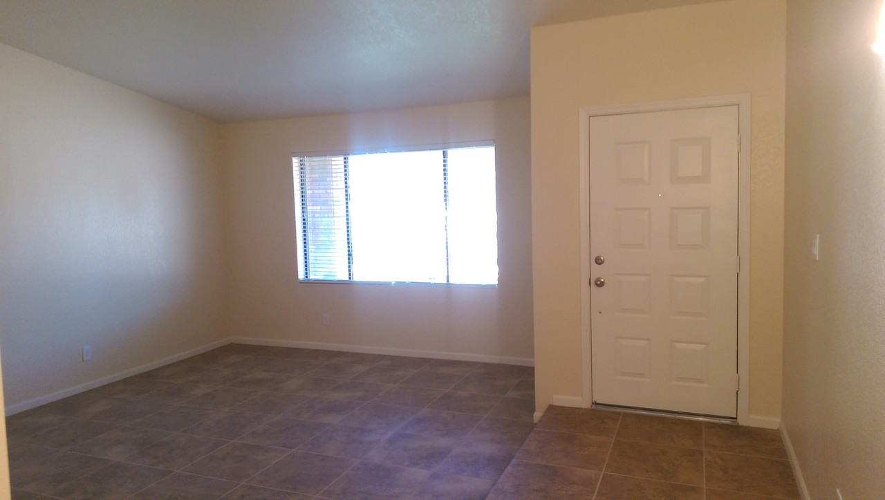 7454 S Juniper St - Photo 2 of 31