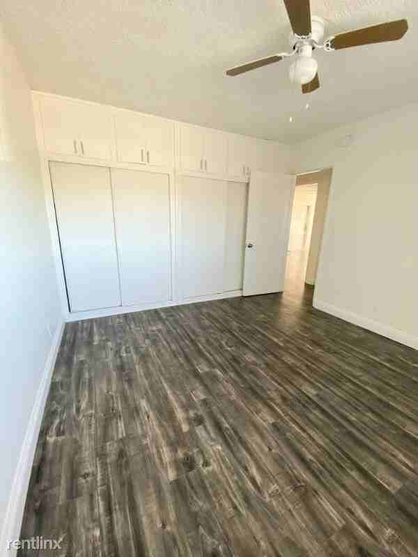 4238 4238 S Grand Avenue 4 - Photo 2 of 10