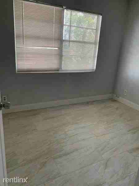 608 58th St - Photo 2 of 8