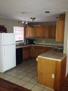 1016 E Madison Dr - Photo 3 of 12