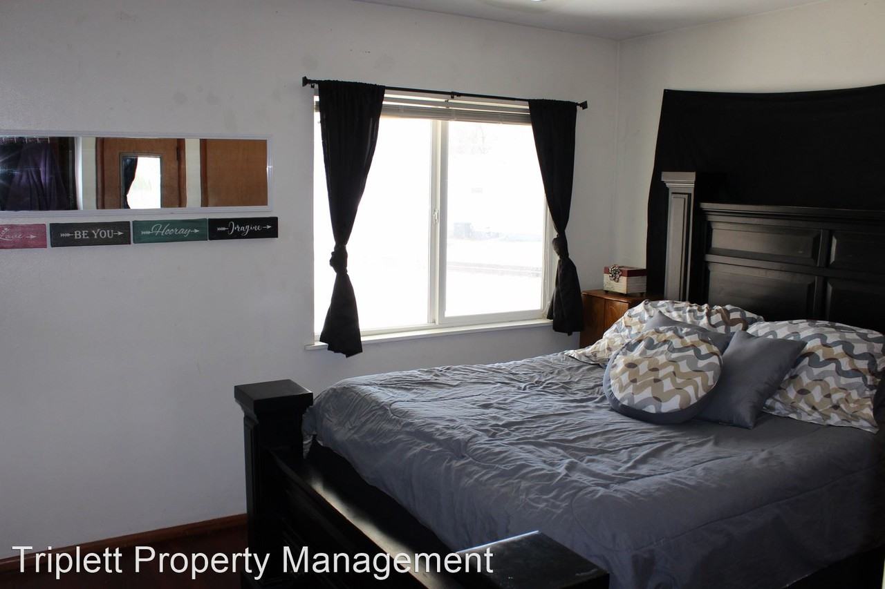 1426 16th St - Photo 3 of 6