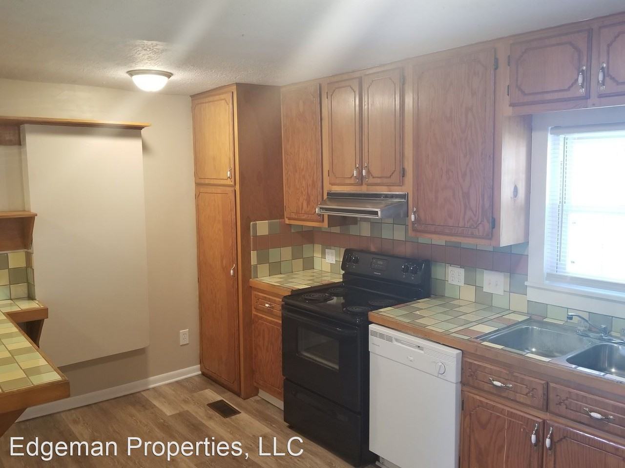 E. Burford - Photo 3 of 25