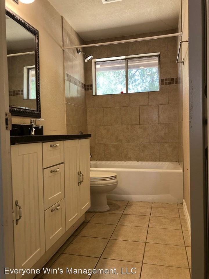 1406 Addington St - Photo 3 of 45
