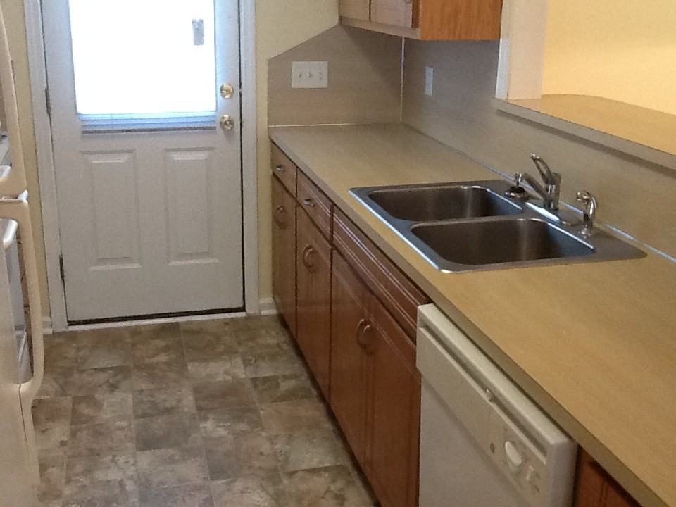 1527 21st St - Photo 4 of 12