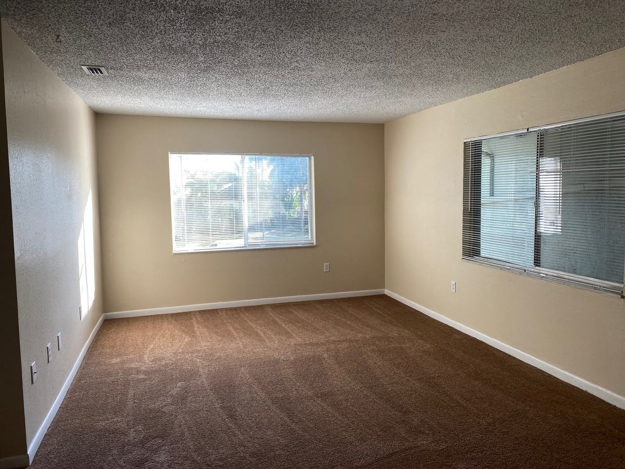 335 47th Ave N #238 - Photo 5 of 10