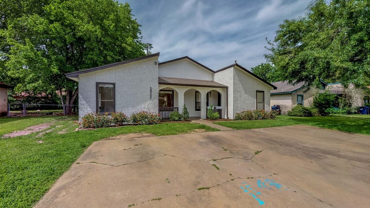 1513 Pine Ridge Dr - Photo 2 of 31