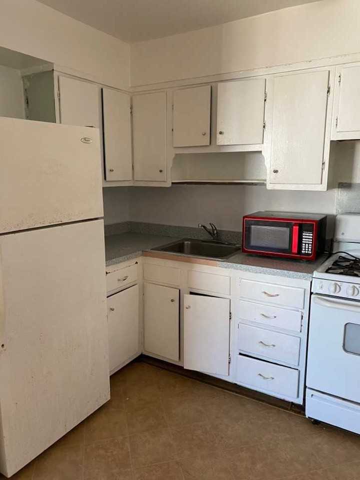 611 Homestead Rd - Photo 2 of 7